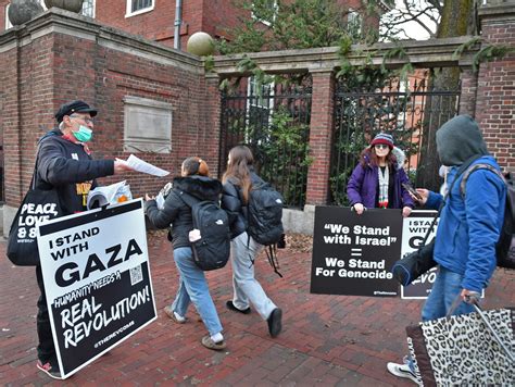 Harvard campus: Israel-Palestine tensions flare over Corporation support for President Gay